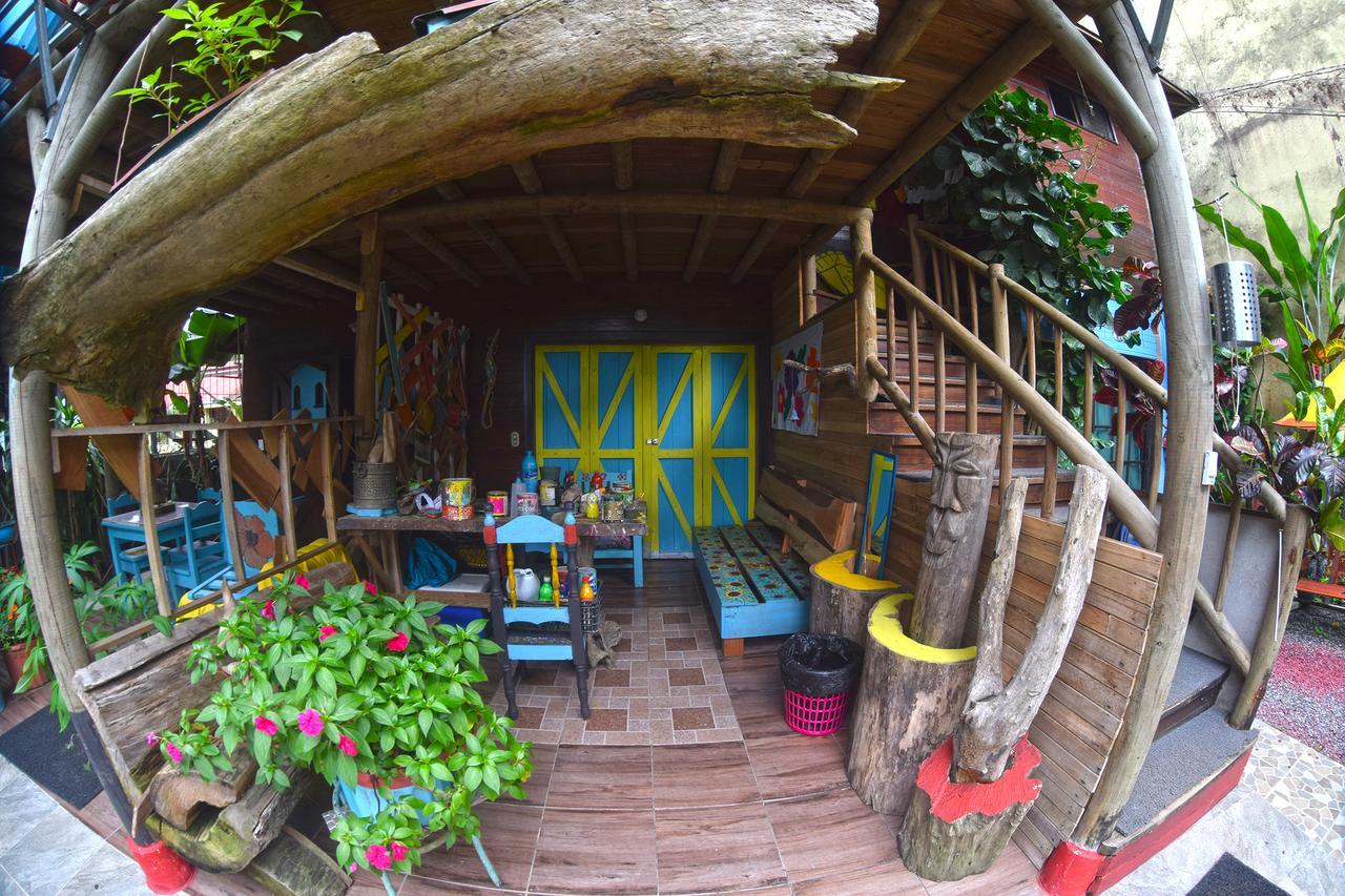 Wood House Hostel La Fortuna Kültér fotó